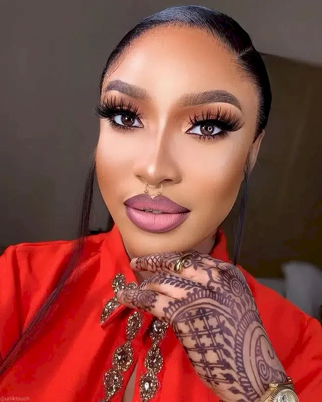 Tonto Dikeh steps out with son in adorable fashion as she pens note to single mothers (Video)