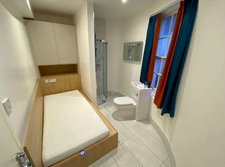 Tech Expert Reveals Size of Room Which Cost $2,560 Monthly In Central London
