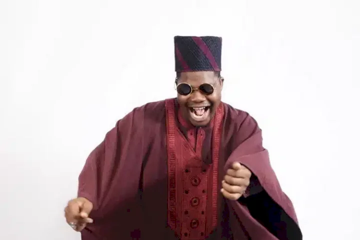 2Face Idibia awards Mr Macaroni for clapping back at trolls (Video)