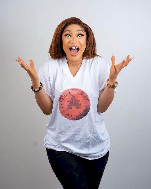 Tonto Dikeh cries out over viral videos of snakes in toilet bowls