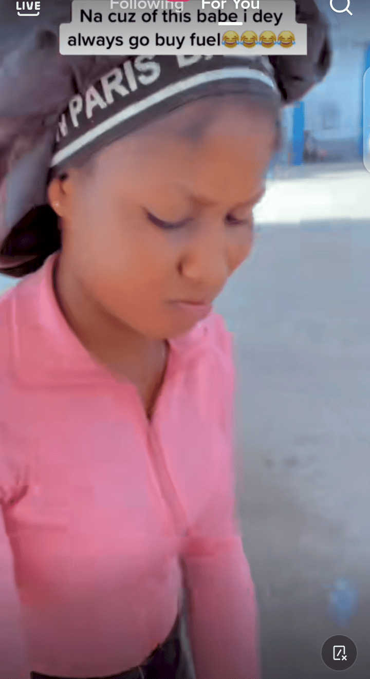 'Na because of this babe I dey always buy fuel' - Nigerian man falls for pump attendant (Video)