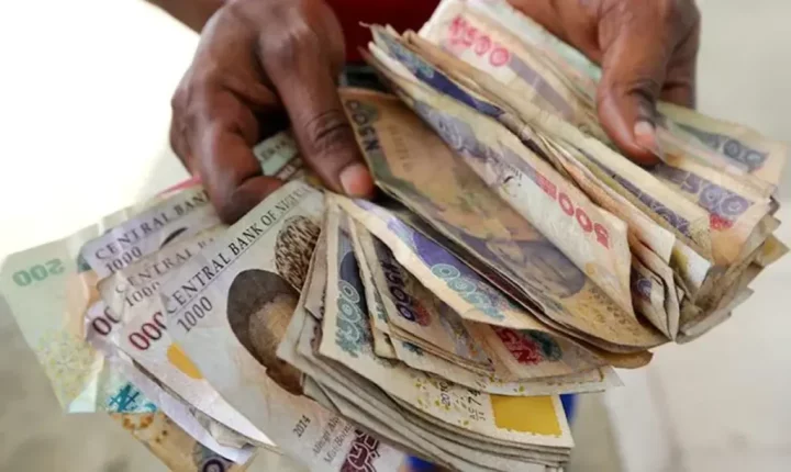 Over N500bn old Naira notes yet to be returned to CBN - EFCC points at politicians