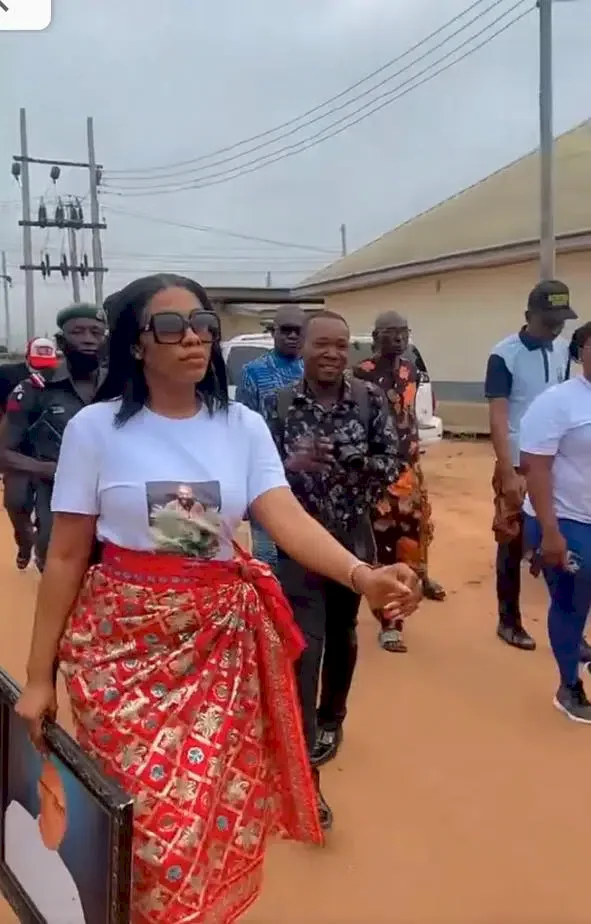 Mercy Eke breaks down in tears as she buries her father in Imo State (Video)