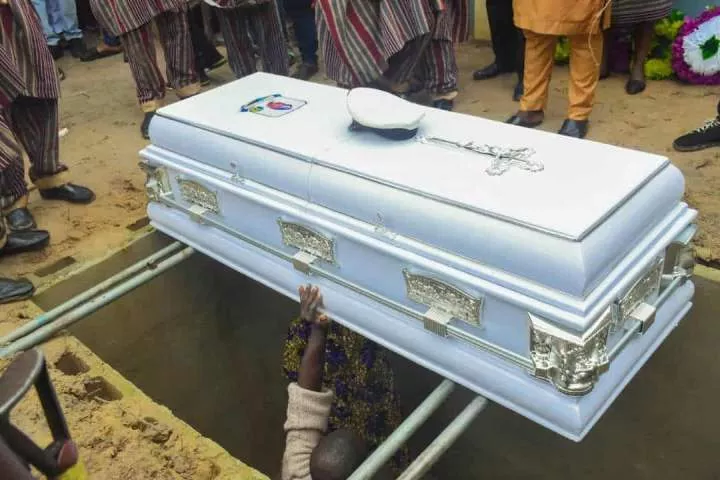 Nollywood superstar Mercy Johnson Okojie pays final respect to father (Photos)