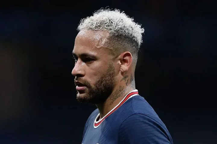Transfer: Neymar drops hint on team he will play for next season
