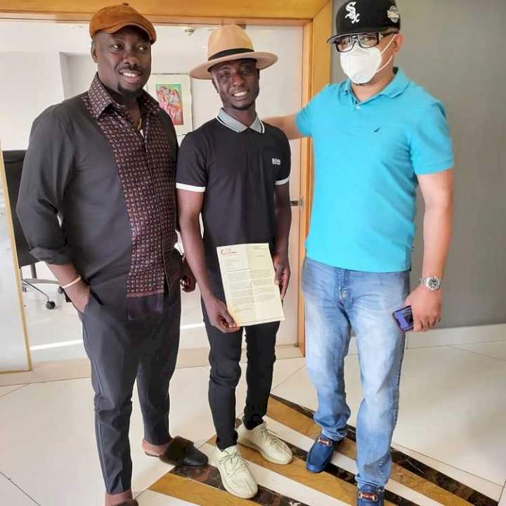 Street hawker gets scholarship, N100K salary from Obi Cubana and others Street hawker gets scholarship, N100K salary from Obi Cubana and others