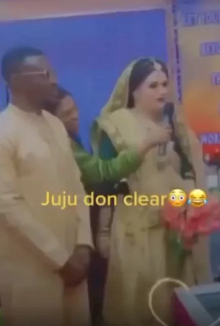 Lady changes her mind about marrying Nigerian lover, walks away from wedding venue as they exchanged vows (video)