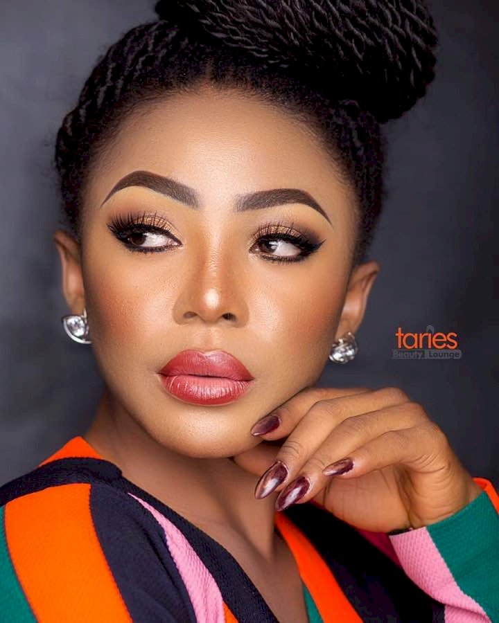 'It's the boobs for me' - Fans gush over Ifu Ennada's underboobs as she flaunts it (Photos)