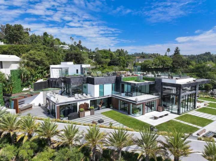 Edwin Castro buys his third mansion worth $47M mansion with 7 bedrooms and 11 bathrooms after winning $2B lottery in February (photos)