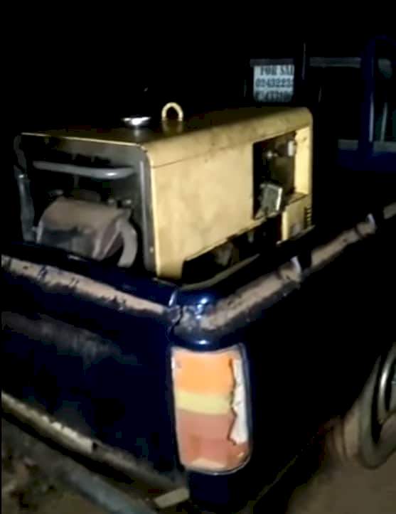 Man brings generator to hospital after electricity went out while his wife was giving birth (Video)