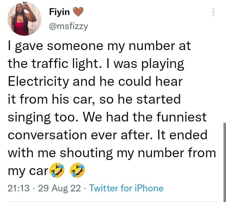 'I ended up shouting my number from my car' - Lady recounts hilarious but sweet way she met a man at traffic light