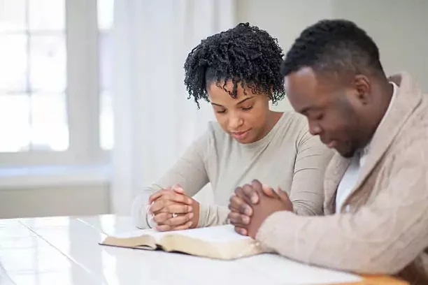 Thinking of dating a church member? Here are 5 things to consider.