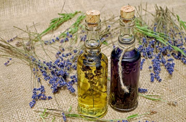 5 Essential Oils for Your Home Massage