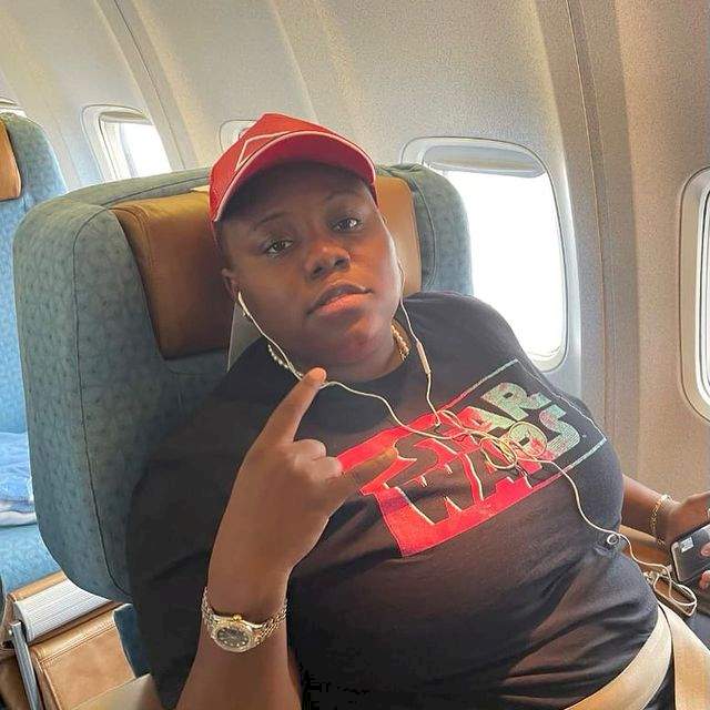 Teni knocks 'fan' who involved her late father in a conversation