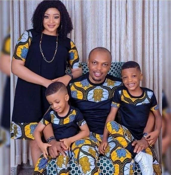 Gorgeous Families in Matching Outfits for Family Portraits