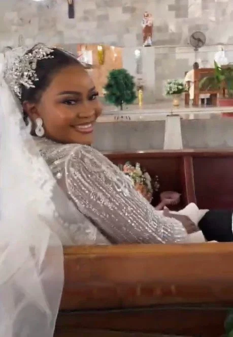 'Bride way no want anything to stress her' - Moment bride wore sneakers for her church wedding (WATCH)