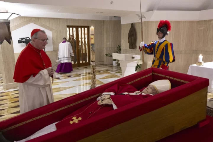 Vatican releases first images of Pope Francis in open coffin (Photos)