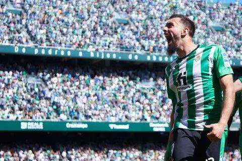 Borja Iglesias celebrating a goal for Real Betis