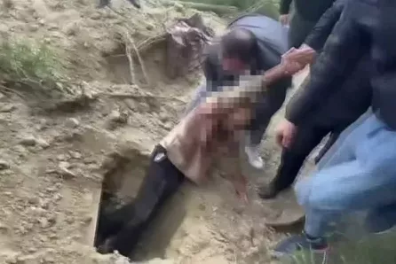 Man buried alive for 4 days rescued after police hear his muffled cries (video)