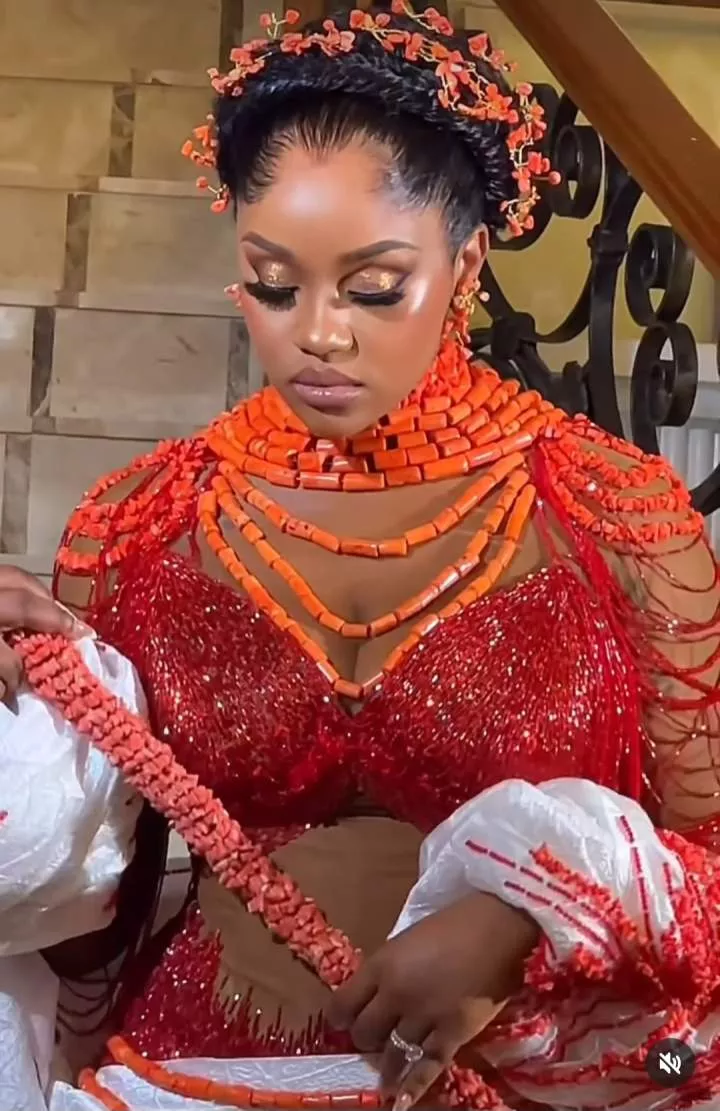 Chioma is a vision to behold as she makes her entrance into her wedding reception venue (photos/video)
