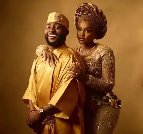 Chivido24: 'Tradition be damned!' - DeeOne slams Chioma's family for holding wedding in Lagos