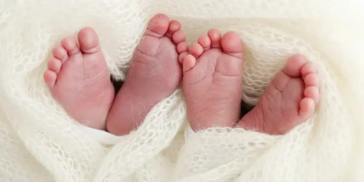 25-year-old lawyer stunned as her father welcomes twins at 60