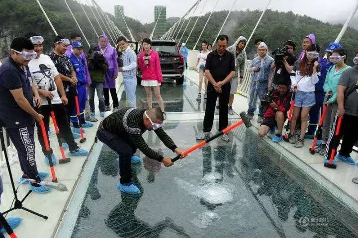 See How The Chinese Glass Bridge Was Tested Before People Were Allowed To Cross (Photos)