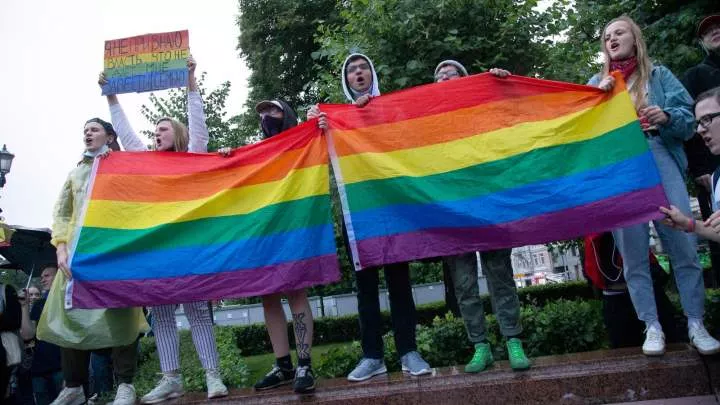 Russian Supreme Court bans the whole LGBTQ movement and brands activists extremists