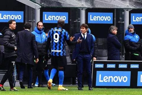 'Conte can't score goals' - Italian media slam Napoli for mistreating Osimhen