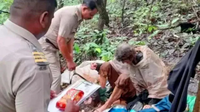 Mystery: American woman found starving and chained to tree in India