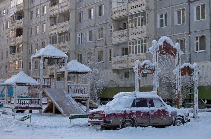 The Coldest Village In The World, Where It Is So Cold That Even Eyelashes Freeze (Photos))