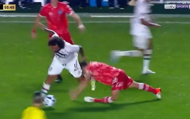 Real Madrid legend Marcelo sent off in tears after accidentally breaking opponent's leg (Video)