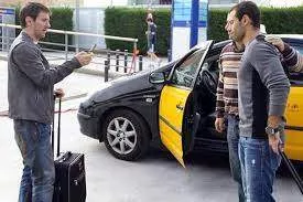 Fans react as image of Lionel Messi taking photo of a taxi driver with Barcelona legend resurfaces