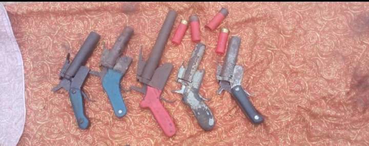 Police arrest two suspected cultists, recover locally made pistols in Bayelsa