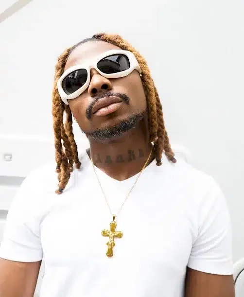 Moment Asake quickly ran off stage after his security's gun allegedly got stolen during concert in US (Video)