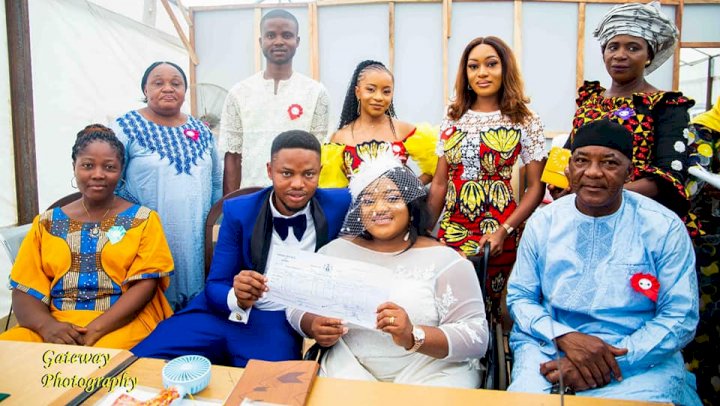 'I promise you that I will always be by your side through thick and thin'- Lady pens heartwarming promises to her husband