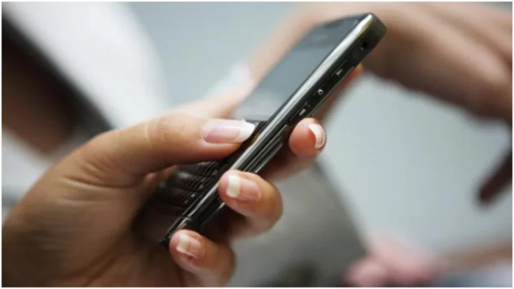 Persons who spend time on cell phones risk blood pressure - Research