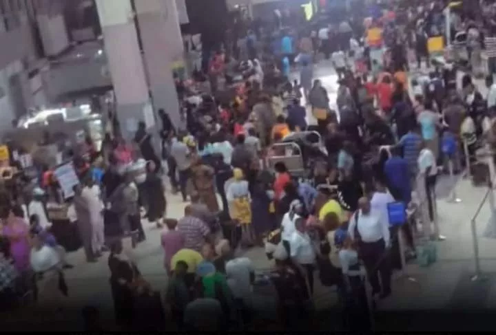 'Marathon race' - Nigerian shares video of Murtala airport jam-packed with travelers