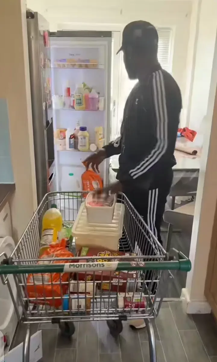 'Sapa na your mate' - Man goes with trolley to mum's house, treats it like Supermarket as he shops
