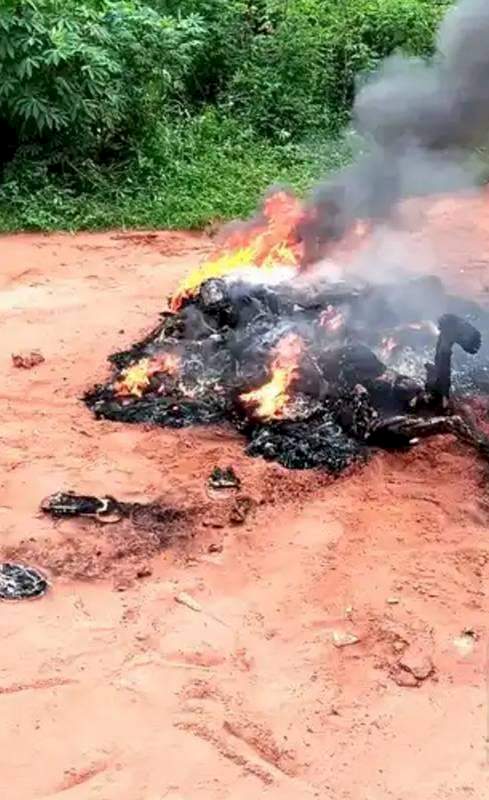 Jungle justice: Imo State Police Commissioner condemns burning of three suspected robbers (graphic photos)