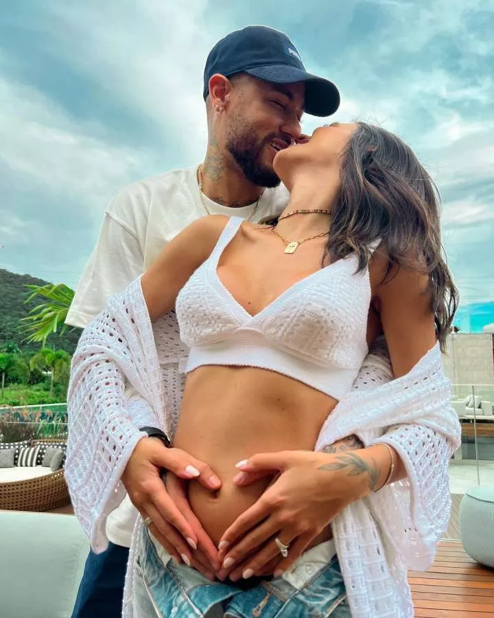 Bruna Biancardi and Neymar are expecting a baby girl