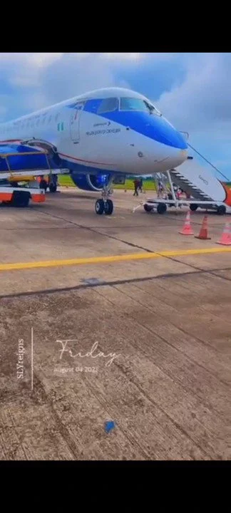 [Photos] Nigerian Man Proposes To Girlfriend Mid-Air On Air Peace Flight