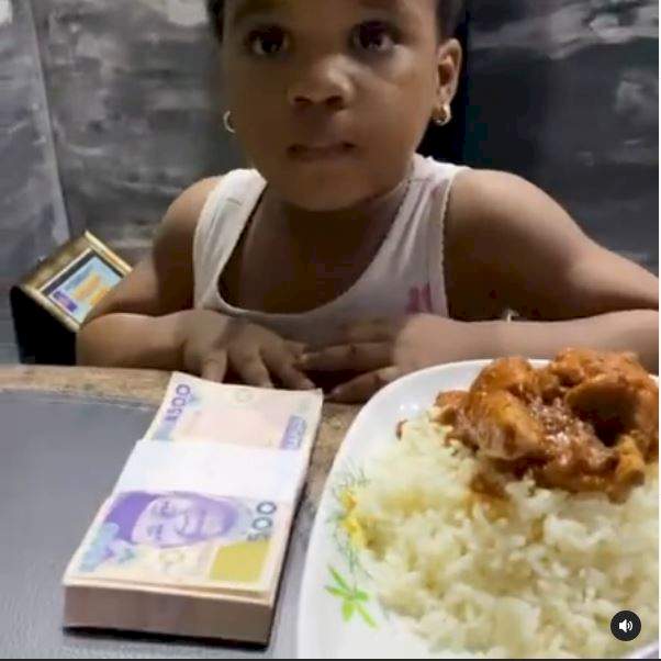 'This is not my blood' - Actor Dike Osinachi reacts after his little daughter chose N50k over a plate of food (Video)