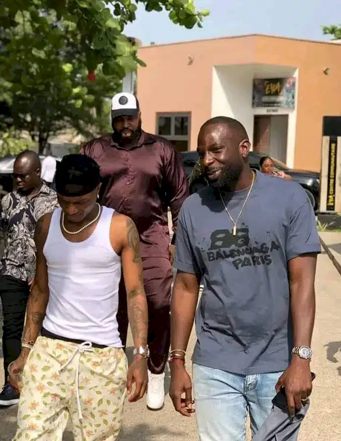 Wizkid spotted hanging out in Cotonou with president of Benin Republic's son after failing to appear at two concerts (Video)