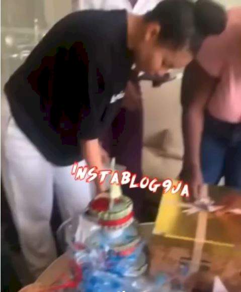 'She's rude' - Reality star, Maria dragged for verbally rejecting money offered to her by fans in Ghana (Video)