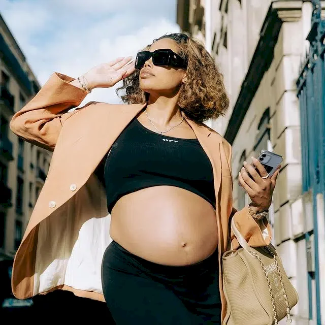 Wizkid's baby mama, Jada Pollock, hints at pregnancy due date as she flaunts baby bump