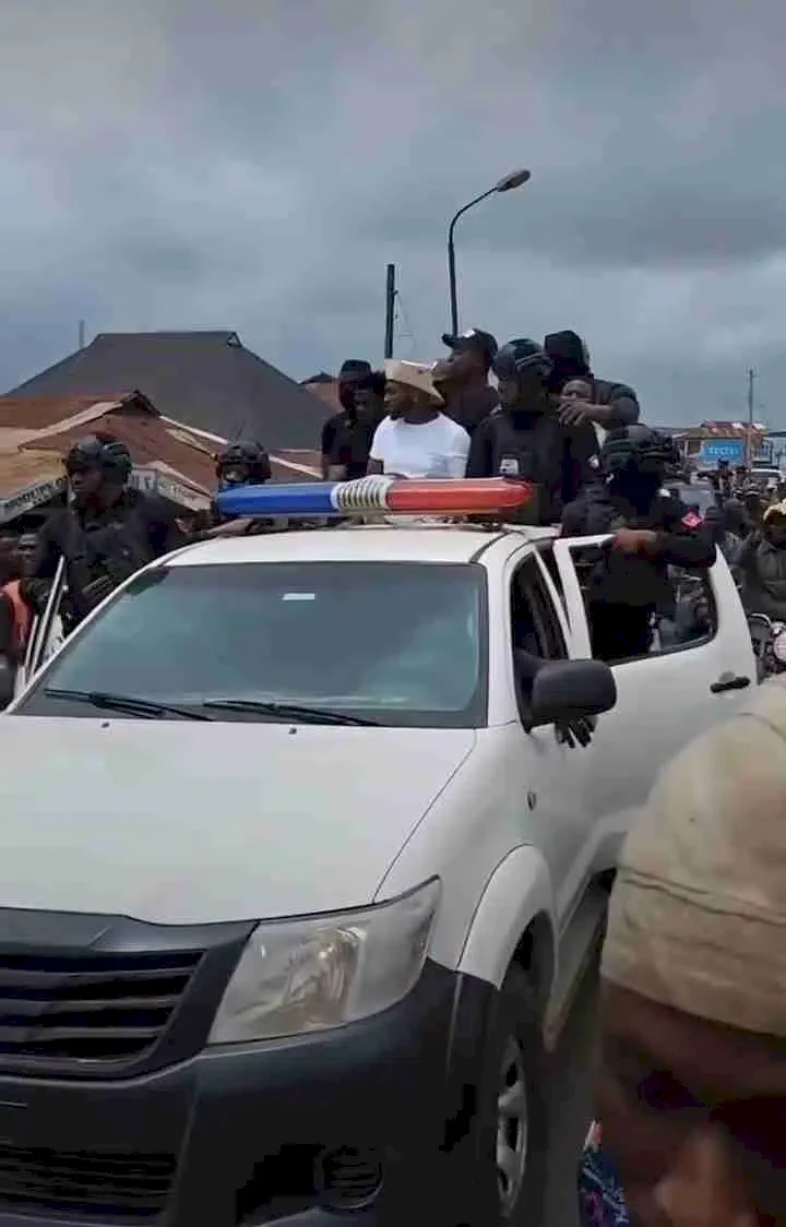 Reactions as Davido touches down Osun State amid tight security and cheers ahead of gubernatorial election (Video)