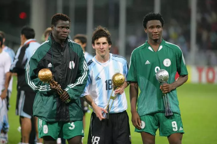 Taiye Taiwo, Lionel Messi, and John Obi Mikel at the 2005 U20 World Cup (IMAGO)