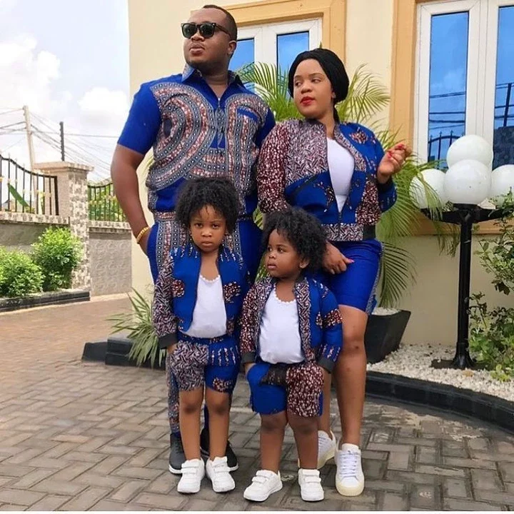 Gorgeous Families in Matching Outfits for Family Portraits