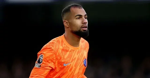 "He is a world-class goalkeeper" - Chelsea loanee praised by manager hours after Sanchez's mistake